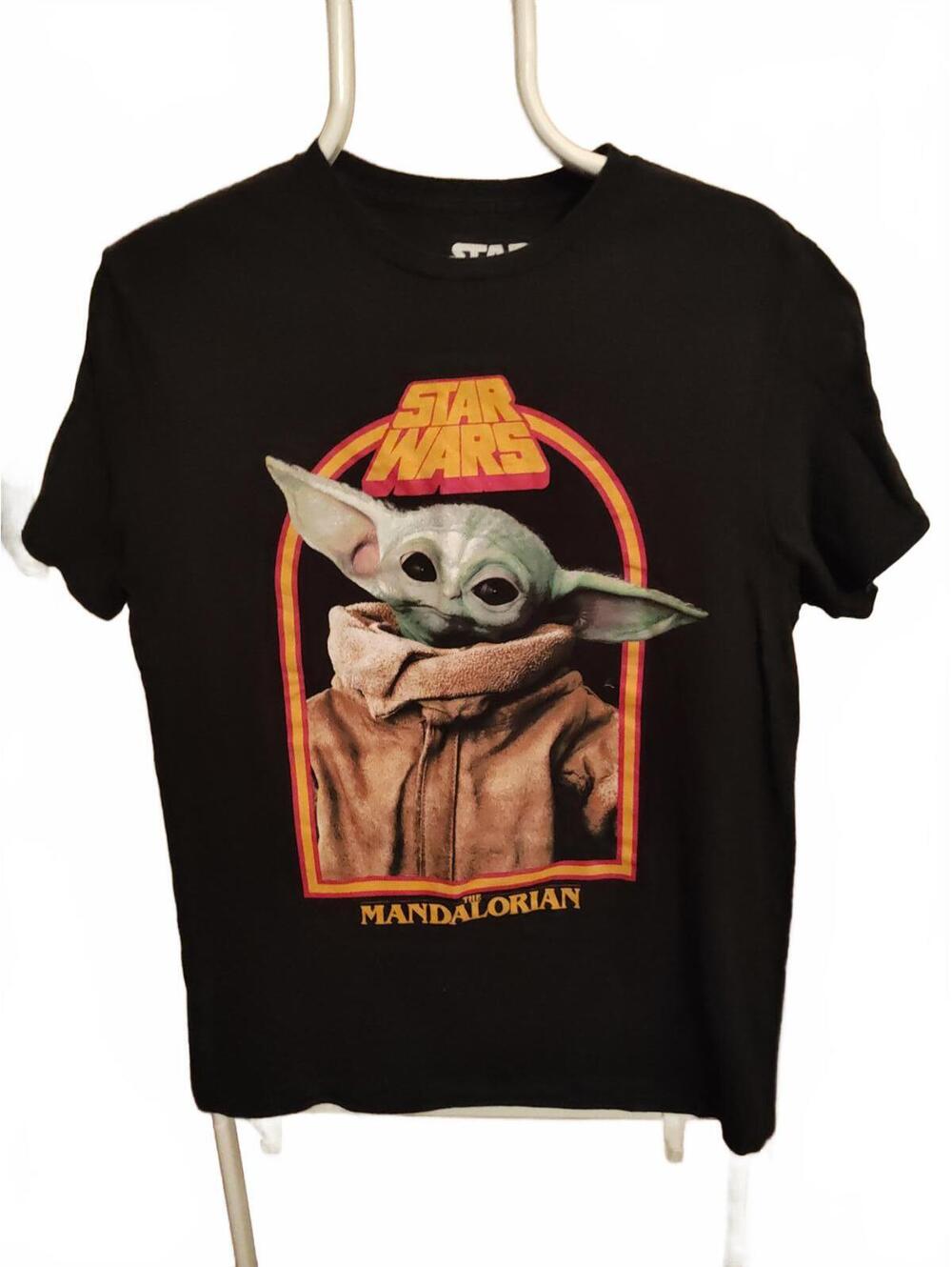 Star Wars official Mandolorian T-Shirt M - grogu - EUC